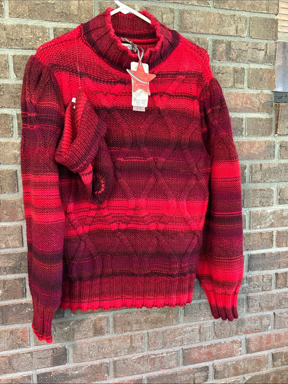 Women's Red Gradient Cable Turtleneck Sweater With Matching Hat
